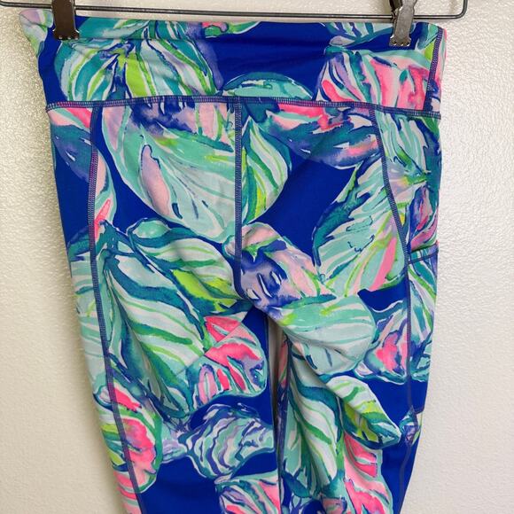 Lilly Pulitzer Luxletic Casa Del Sol Weekender Leggings Small Blue Floral Crop - Picture 5 of 11